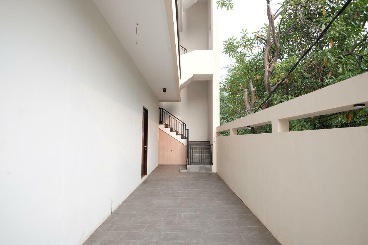 Reddoorz Near Taman Palem Hotel Jakarta Ngoại thất bức ảnh