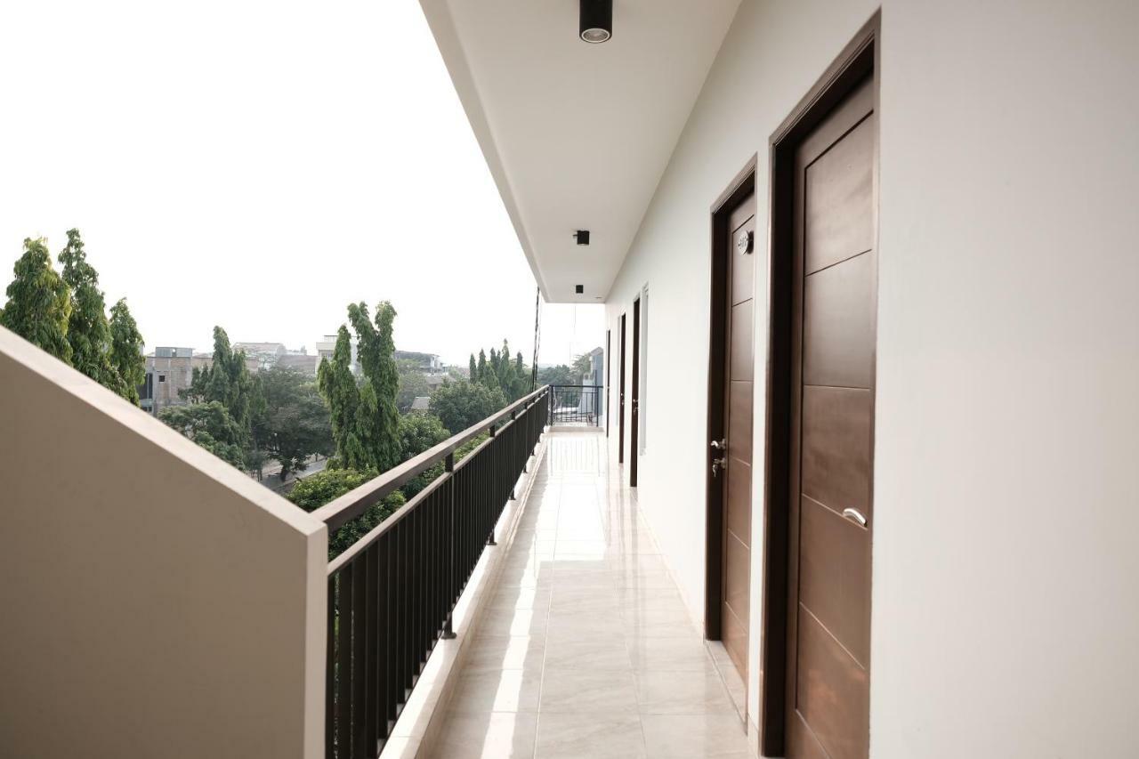 Reddoorz Near Taman Palem Hotel Jakarta Ngoại thất bức ảnh