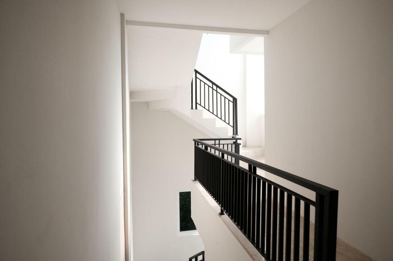 Reddoorz Near Taman Palem Hotel Jakarta Ngoại thất bức ảnh